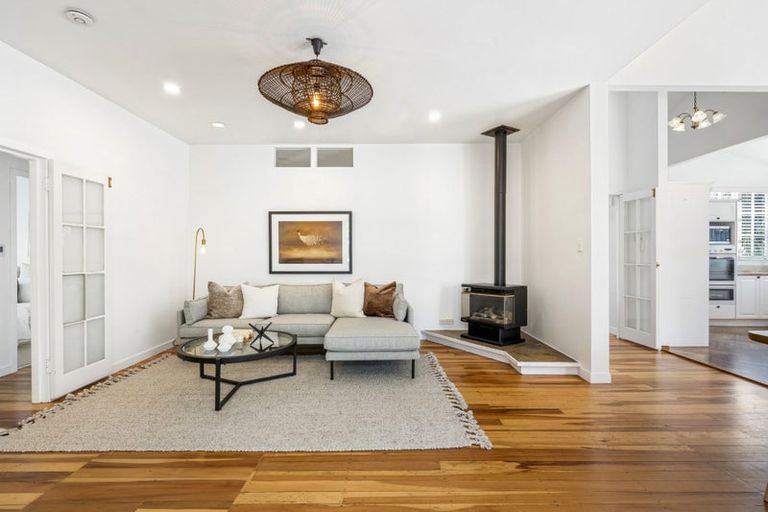 Photo of property in 2/40a Norwood Road, Bayswater, Auckland, 0622