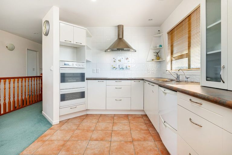 Photo of property in 6 Tamahine Street, Maupuia, Wellington, 6022