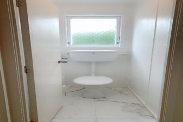 Photo of property in 2/80 Gloria Avenue, Te Atatu Peninsula, Auckland, 0610