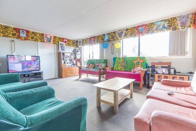 Photo of property in 2/40 Churchill Avenue, Manurewa, Auckland, 2102