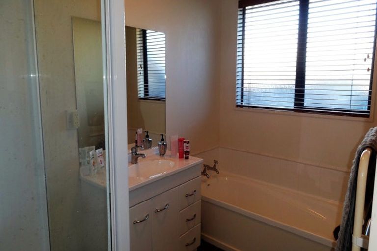 Photo of property in 5 John Morel Place, Parklands, Christchurch, 8083