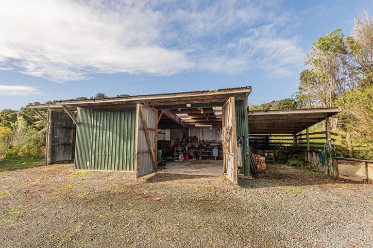 Photo of property in 4 Paparoa Station Road, Paparoa, 0571