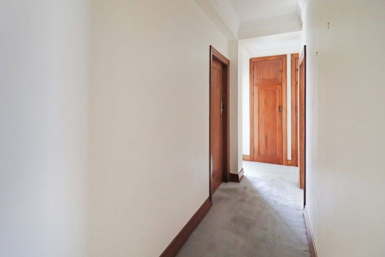 Photo of property in Sunhaven Flats, 262 Oriental Parade, Oriental Bay, Wellington, 6011