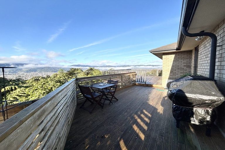 Photo of property in 35 Percy Kinsman Crescent, Riverstone Terraces, Upper Hutt, 5018