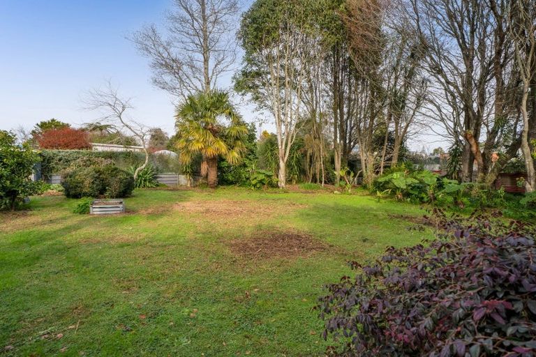 Photo of property in 24 Dunn Street, Egmont Village, 4372