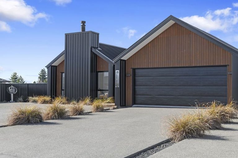 Photo of property in 15 Aoraki Crescent, Twizel, 7901