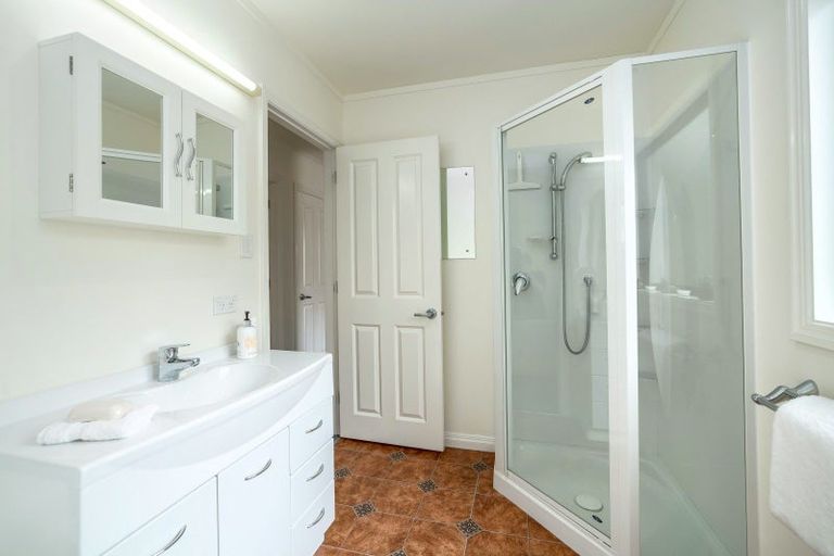 Photo of property in 30 Jellicoe Street, Greytown, 5712