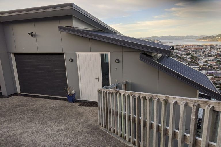 Photo of property in 7 Pari Tai Way, Houghton Bay, Wellington, 6023