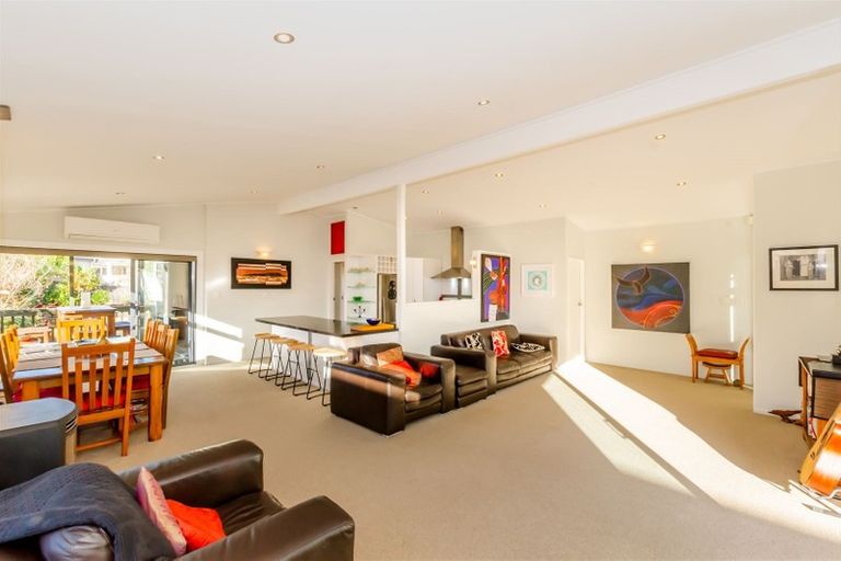 Photo of property in 109 Seaview Road, Paraparaumu Beach, Paraparaumu, 5032