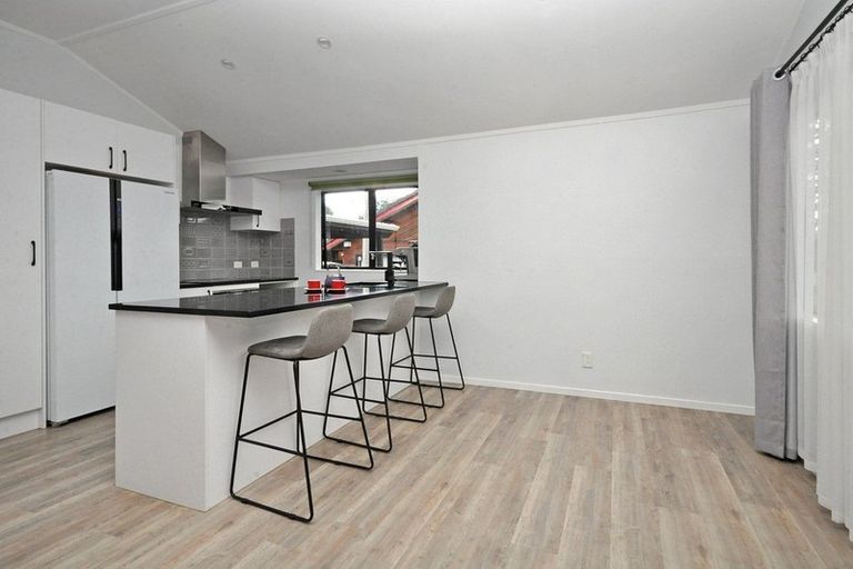 Photo of property in 109 Don Buck Road, Massey, Auckland, 0614