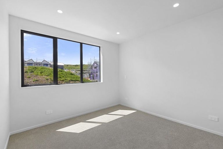 Photo of property in 39 Turtleback Avenue, Whitby, 5024