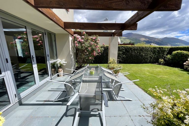 Photo of property in 9 Meadowbrook Place, Wanaka, 9305