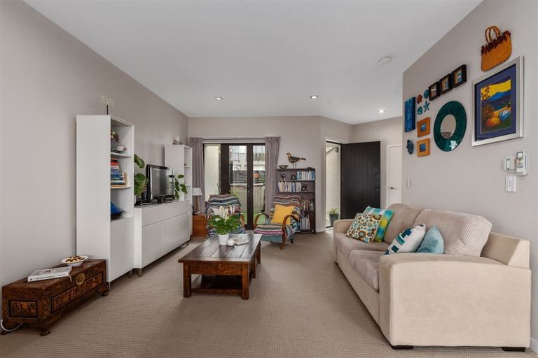 Photo of property in 140 Gills Road, Albany Heights, Auckland, 0632
