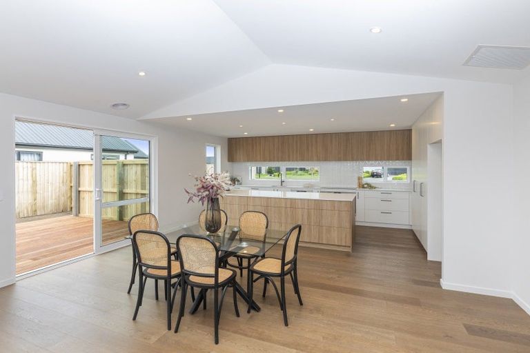 Photo of property in 139 Silver Peaks Drive, West Melton, 7618