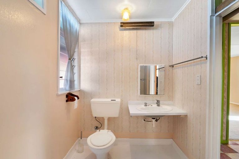 Photo of property in 21 Raupo Street, Castlecliff, Whanganui, 4501