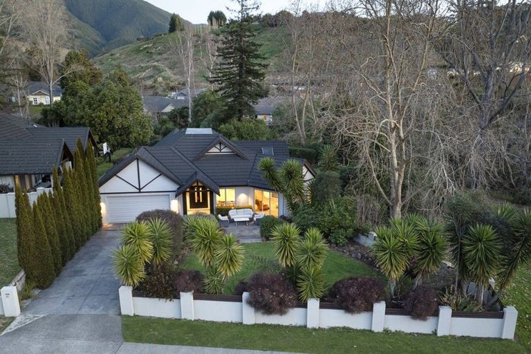 Photo of property in 25 Montebello Avenue, Stoke, Nelson, 7011