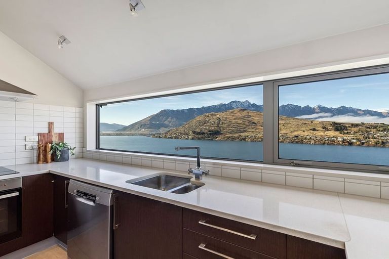 Photo of property in 2/11 Gum Lane, Queenstown, 9300