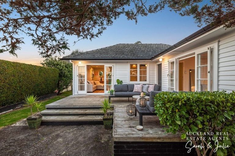 Photo of property in 422a Old Te Atatu Road, Te Atatu Peninsula, Auckland, 0610