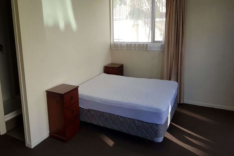 Photo of property in 8c Schnapper Rock Road, Schnapper Rock, Auckland, 0632