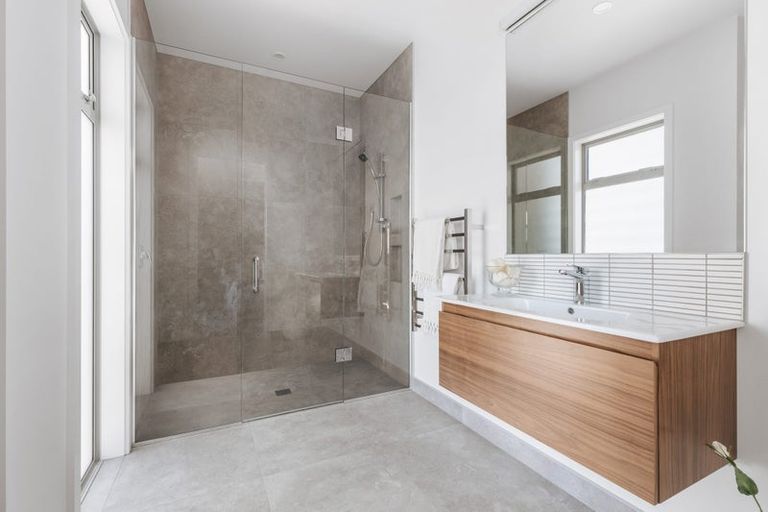 Photo of property in 15 Heaphy Lane, Paerata, 2124