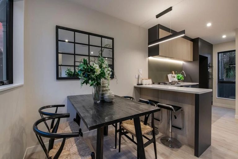 Photo of property in 3/114 Saddleback Rise, Murrays Bay, Auckland, 0630