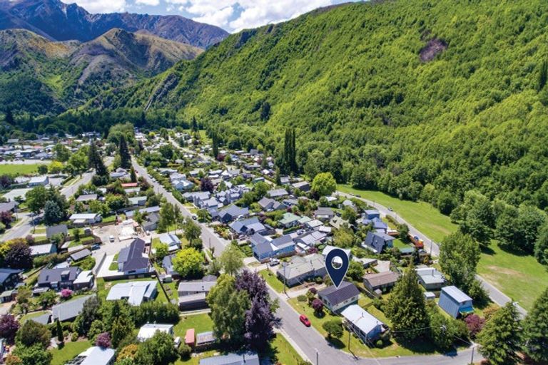 Photo of property in 37 Devon Street, Arrowtown, 9302