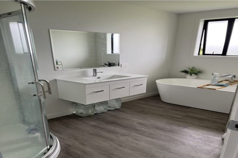 Photo of property in 1 Okoreka Road, Glenbrook, 2681