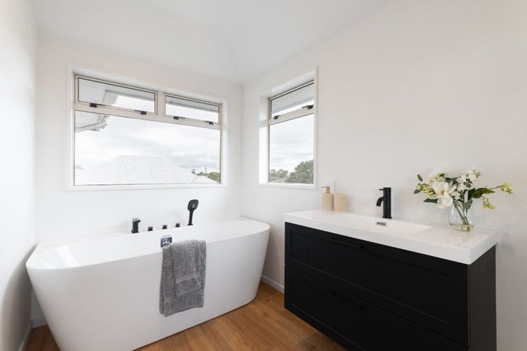 Photo of property in 8 Hammersley Avenue, Shirley, Christchurch, 8013