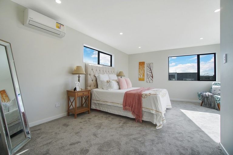 Photo of property in 2 Laquinta Place, Flat Bush, Auckland, 2019