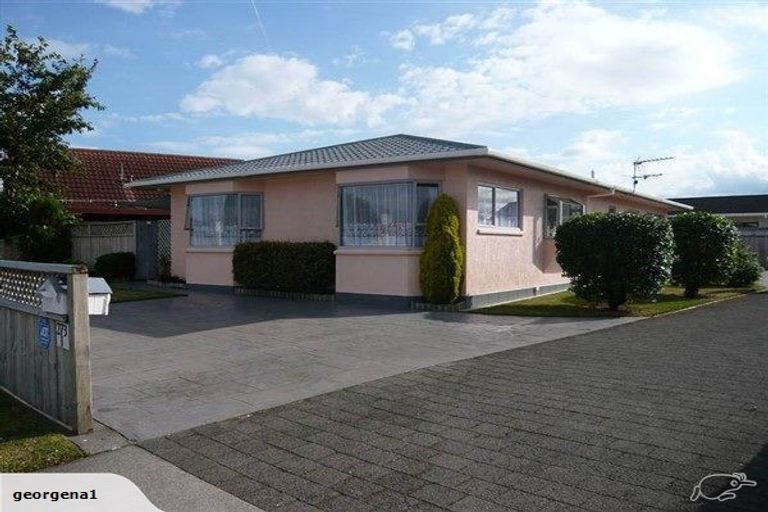 Photo of property in 1 Mangorei Road, Merrilands, New Plymouth, 4312