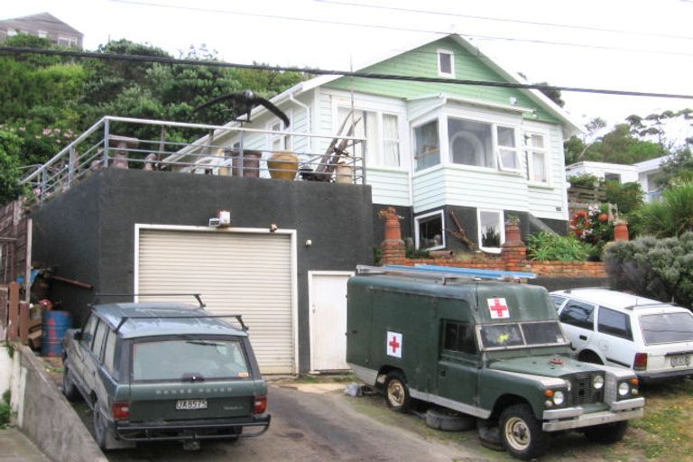 Photo of property in 96 Eden Street, Island Bay, Wellington, 6023
