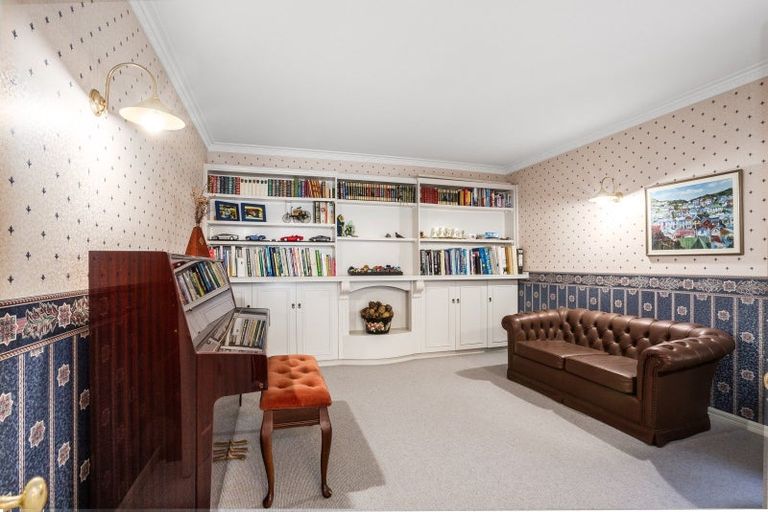 Photo of property in 23 Rawene Street, Waikanae, 5036