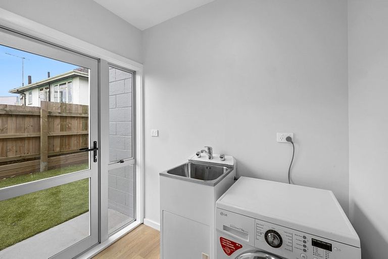 Photo of property in 38c Breakwater Road, Moturoa, New Plymouth, 4310