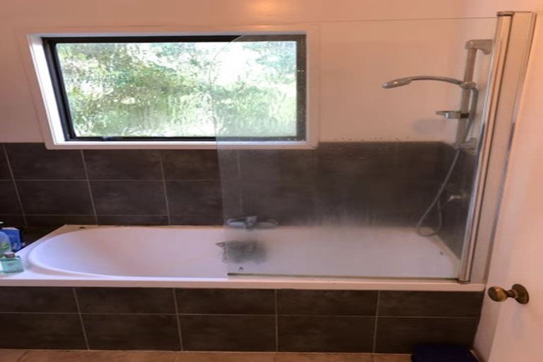 Photo of property in 2/92 Manuka Road, Glenfield, Auckland, 0629