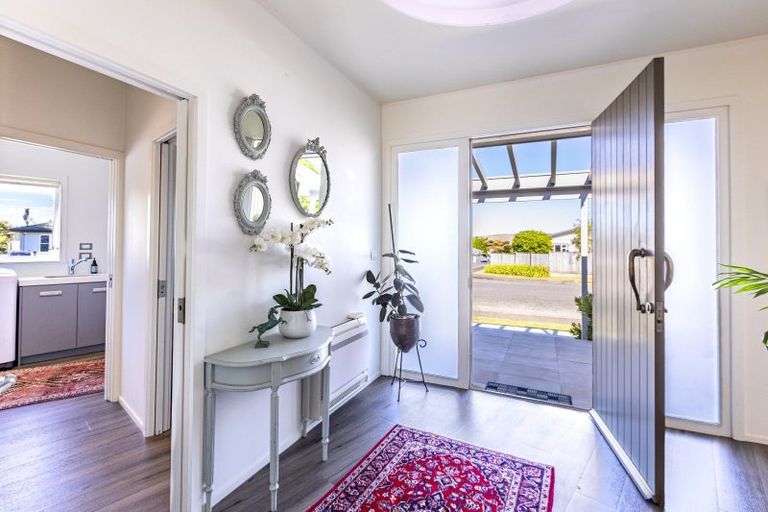 Photo of property in 15 Goodger Street, Waipukurau, 4200