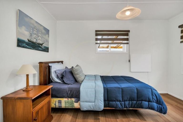 Photo of property in 51 Christmas Road, Manurewa, Auckland, 2102