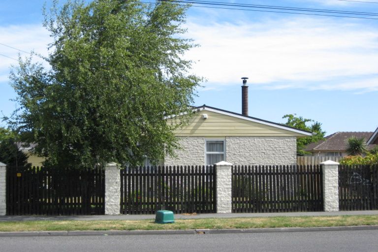 Photo of property in 390 Mairehau Road, Parklands, Christchurch, 8083