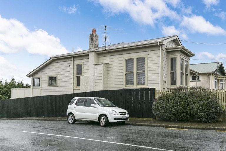 Photo of property in 25 Helston Road, Johnsonville, Wellington, 6037
