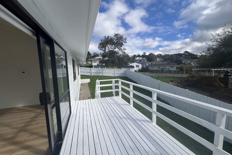 Photo of property in 1/54 Trias Road, Totara Vale, Auckland, 0629