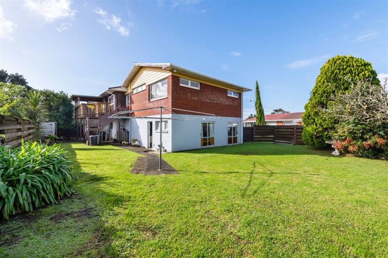 Photo of property in 11 Pamela Place, New Lynn, Auckland, 0600
