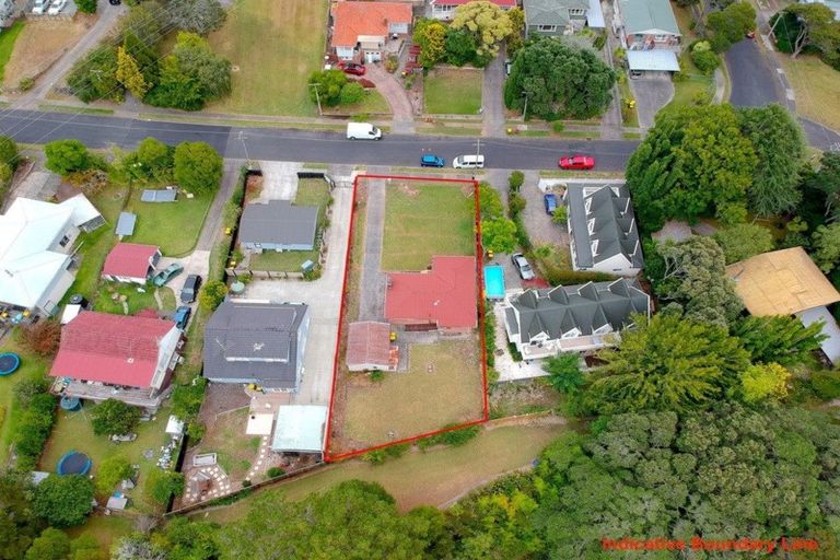 Photo of property in 43 Beaubank Road, Kelston, Auckland, 0602