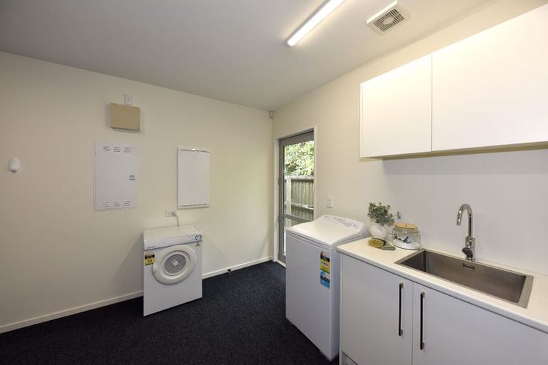 Photo of property in 361 Avonhead Road, Avonhead, Christchurch, 8042