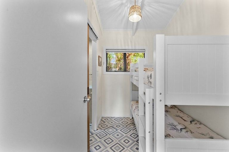 Photo of property in 51 Wairau Road, Oakura, 4314