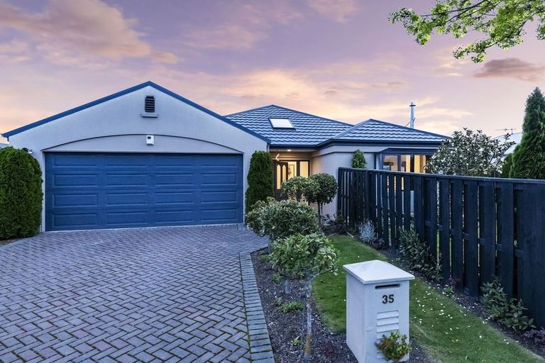 Photo of property in 35 Beechwood Drive, Northwood, Christchurch, 8051
