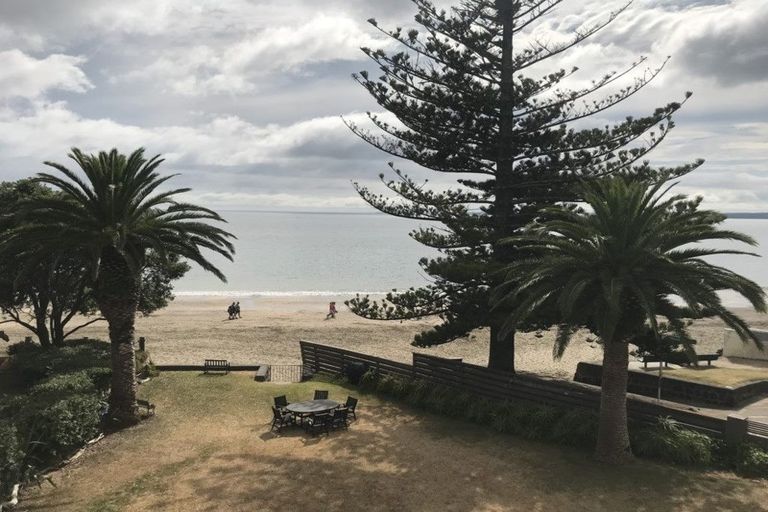 Photo of property in Seaview Apartments, 8/64 Milford Road, Milford, Auckland, 0620