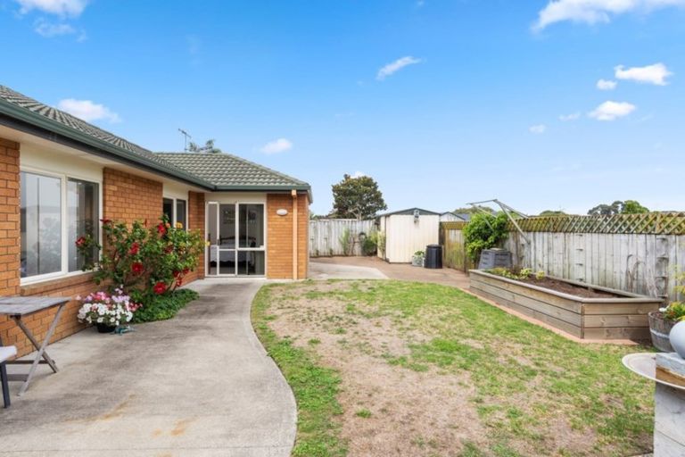 Photo of property in 32 Mcleod Place, Papamoa Beach, Papamoa, 3118