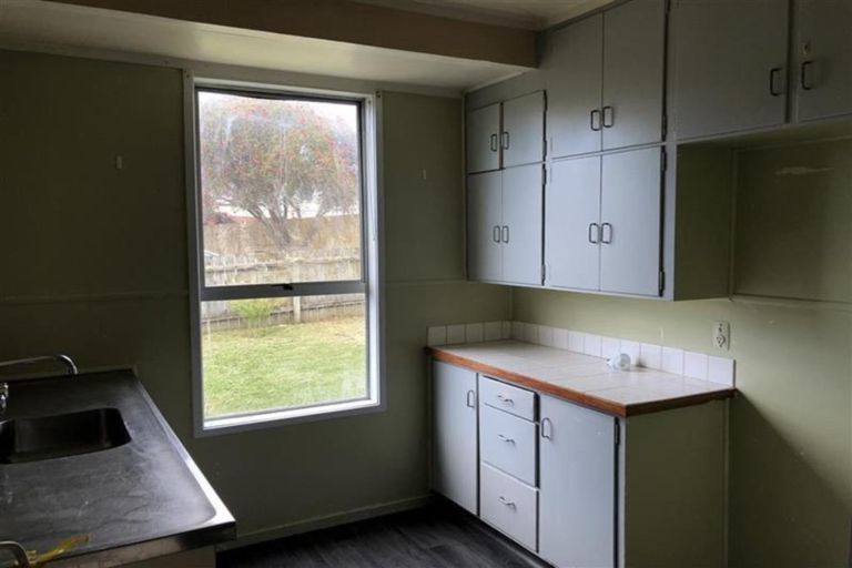 Photo of property in 61 Harrington Road, Henderson, Auckland, 0610