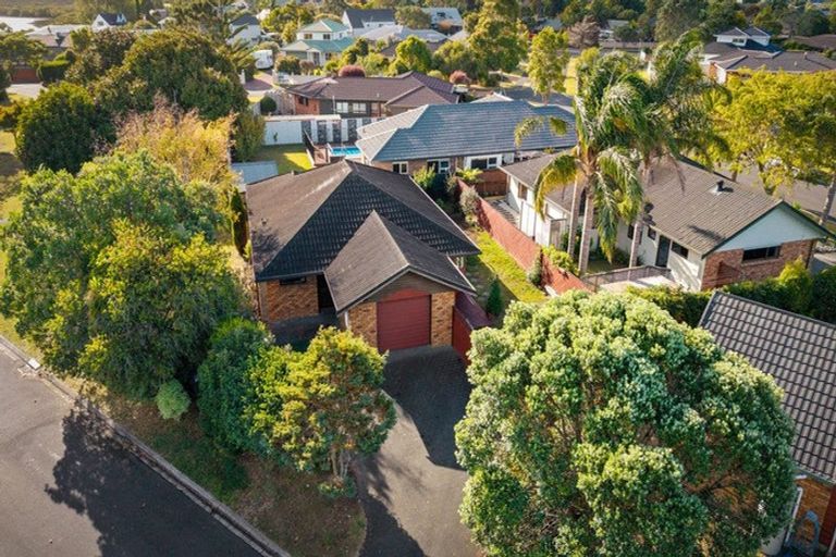 Photo of property in 26 Settlers Grove, Orewa, 0931
