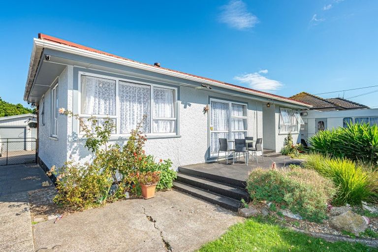 Photo of property in 51 Thatcher Street, Castlecliff, Whanganui, 4501