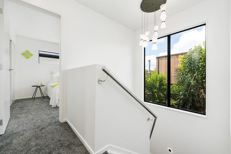 Photo of property in 13a Renata Crescent, Te Atatu Peninsula, Auckland, 0610